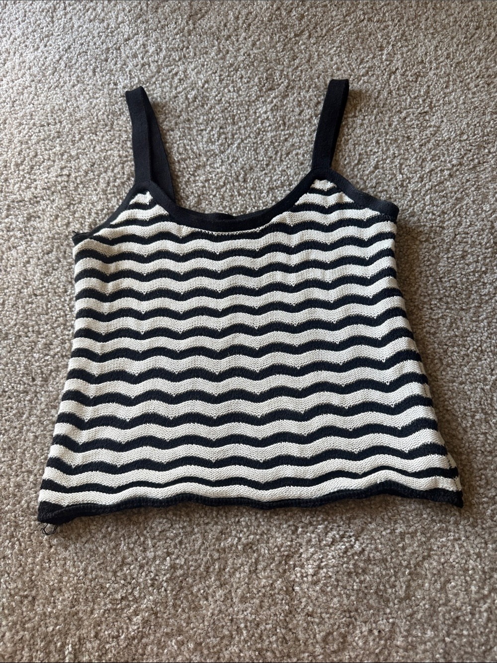 BB Dakota Women’s Black and White Wavy Stripe Knit Tank Size SMALL